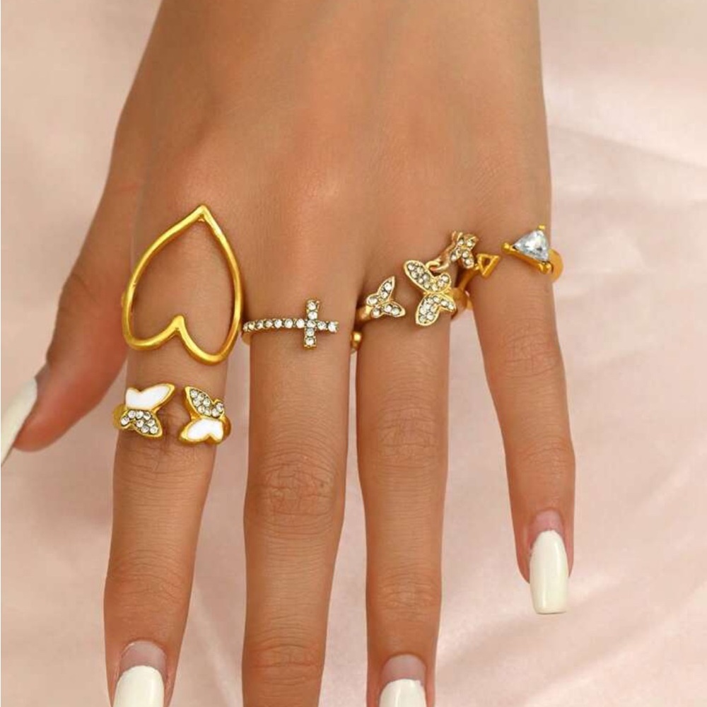 6 piece Gold Ring Set Cross heart and butterfly - Picture 5 of 6